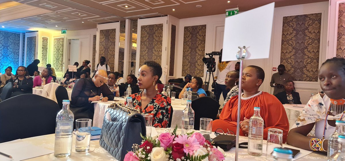 The look across the room as we take in lessons on leaning into leadership with <a href="/reneengamau/">Renée Ngamau</a> at #thewomenofequitysummit #thestoriesofequity powered by <a href="/TwaaCommunity/">TWAA Community</a>