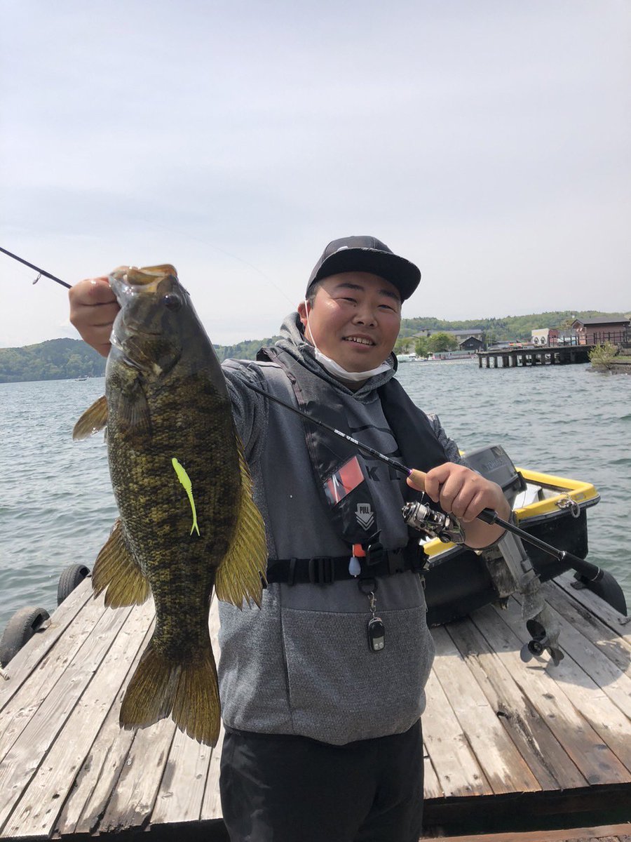 toppichan1091's tweet photo. テラスでミーティング中に釣れました😂
WSS68L &amp; フォロースティック✨

@LegitDesign 
@Follow_Lures https://t.co/Z9Y9nKXCBf