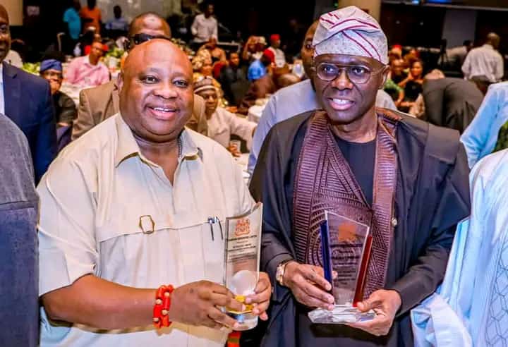 #AAdeleke_01
It is not HOW FAR BUT HOW WELL, Congratulations HE SEN NURUDEEN JACKSON ADEMOLA ADELEKE, Idan gangan, 💥Osun💯

#Aadeleke pic.x.com/IrZhs7svKV