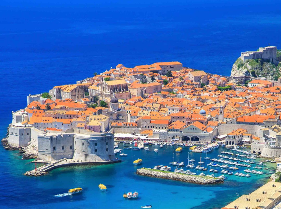 mislav_1211's tweet photo. @milesdeutscher Croatia - Coast/ Islands, Dubrovnik, Rovinj,  Plitvice lakes, NP Krka, NP Velebit...just come, can't miss  (google 😁)! https://t.co/HWvFKyitE7