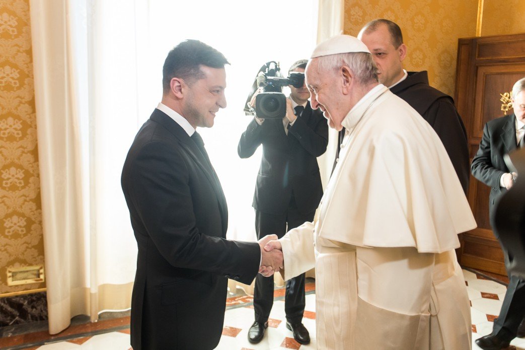 ciclbh2's tweet photo. 🔴#URGENTE #ULTIMAHORA
#Zelensky 🇺🇦 rumbo a #Roma donde se reunirá con #Meloni 🇮🇹 
y el #PapaFrancisco 🇻🇦 https://t.co/XpNMffFiiQ