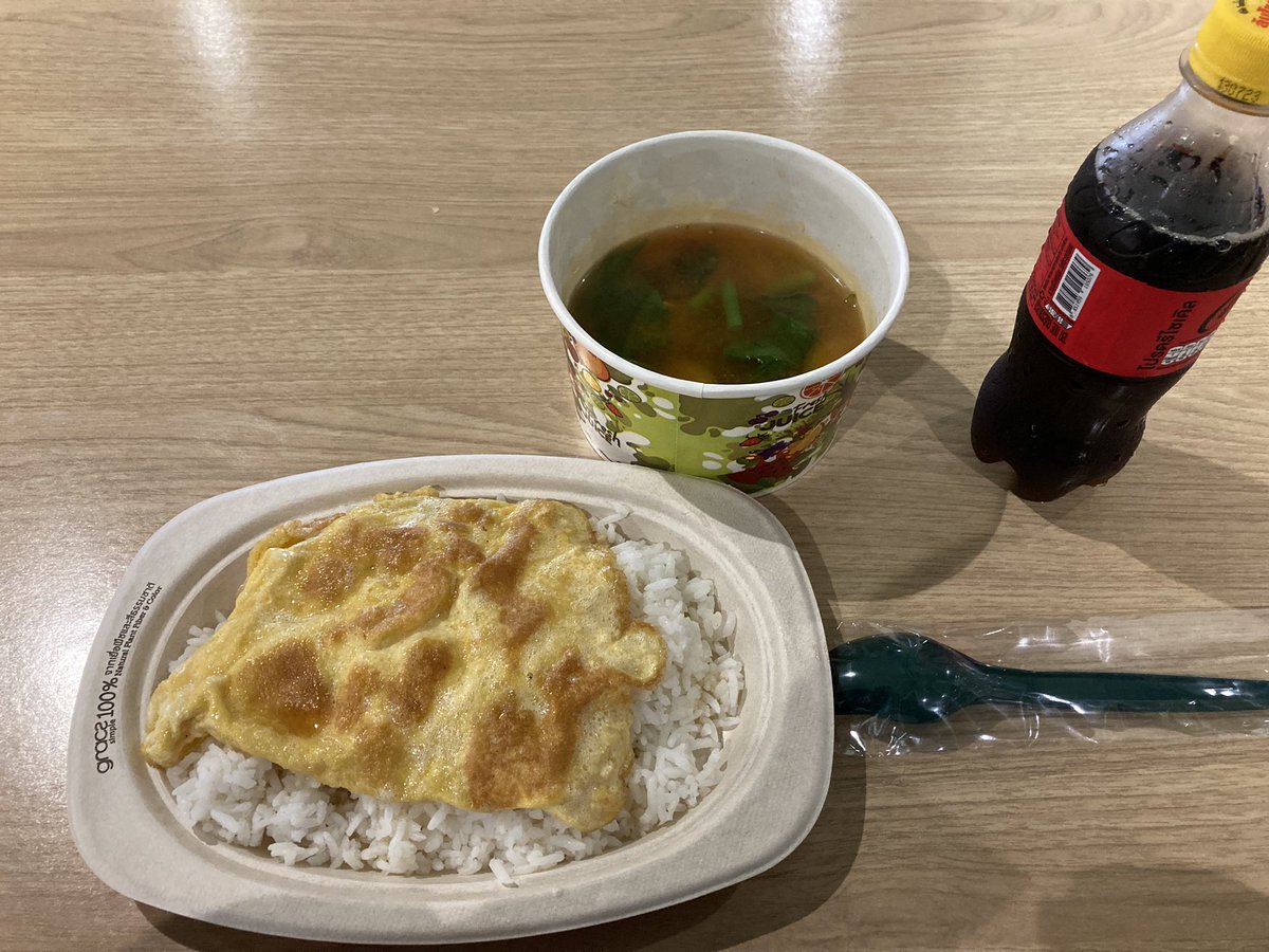hungry_40's tweet photo. 去年より来客は多いですね。
タイ語が分からんから、笑顔のマスコットになるしか無い・・(´・ω・`)
#SUBCON2023 https://t.co/Gx87ogFX3j