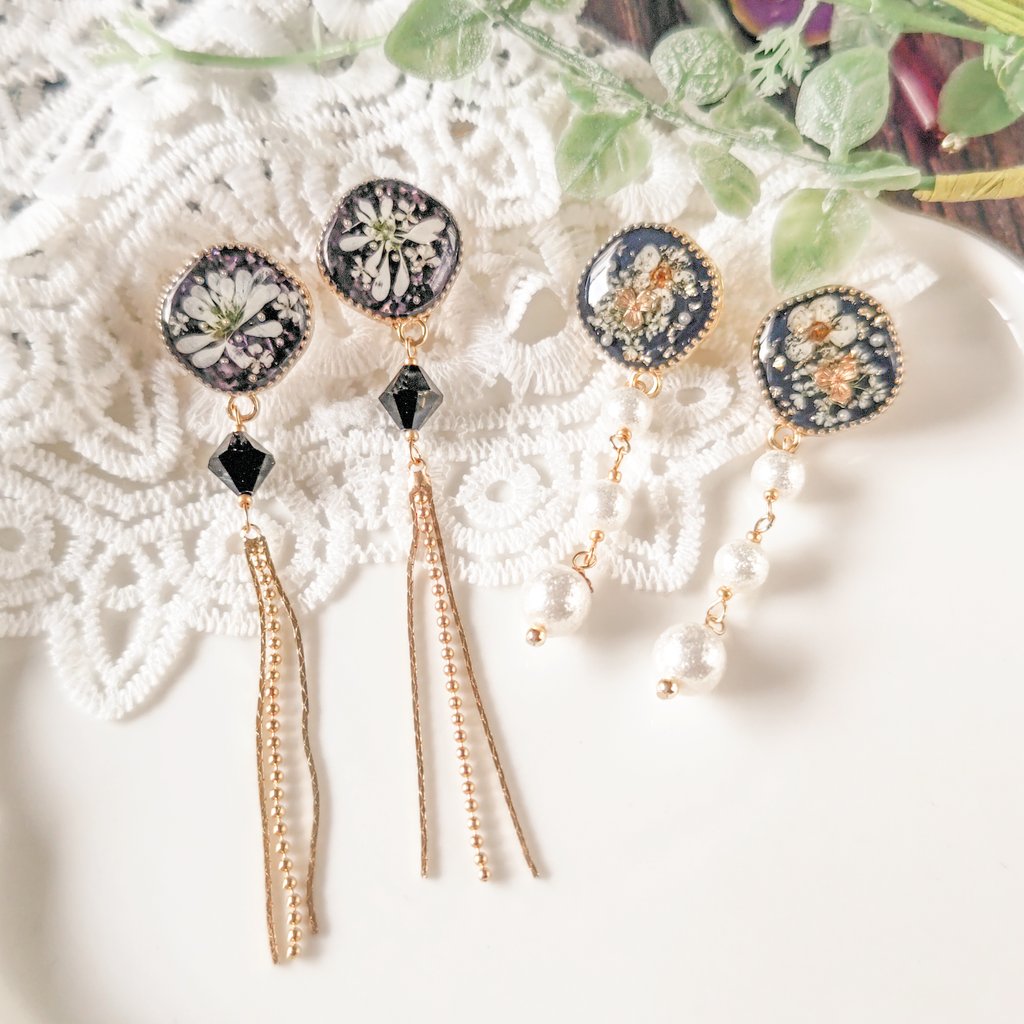 Mst_oktn's tweet photo. 🌼 #デザフェスRT祭り 🌼

ブース💎南1階I-397.398.399
出展日💎5/21.22
出展名💎おきつね帝国&amp;mushiro shops

友人と合同です！
本物のお花やシーグラス、刺繍の一点物アクセサリーです🌷
沢山の色やデザインご用意しています！
　
ぜひ実物を見にいらしてください🥰

@designfesta 
#デザフェス57 https://t.co/lACC115kEv