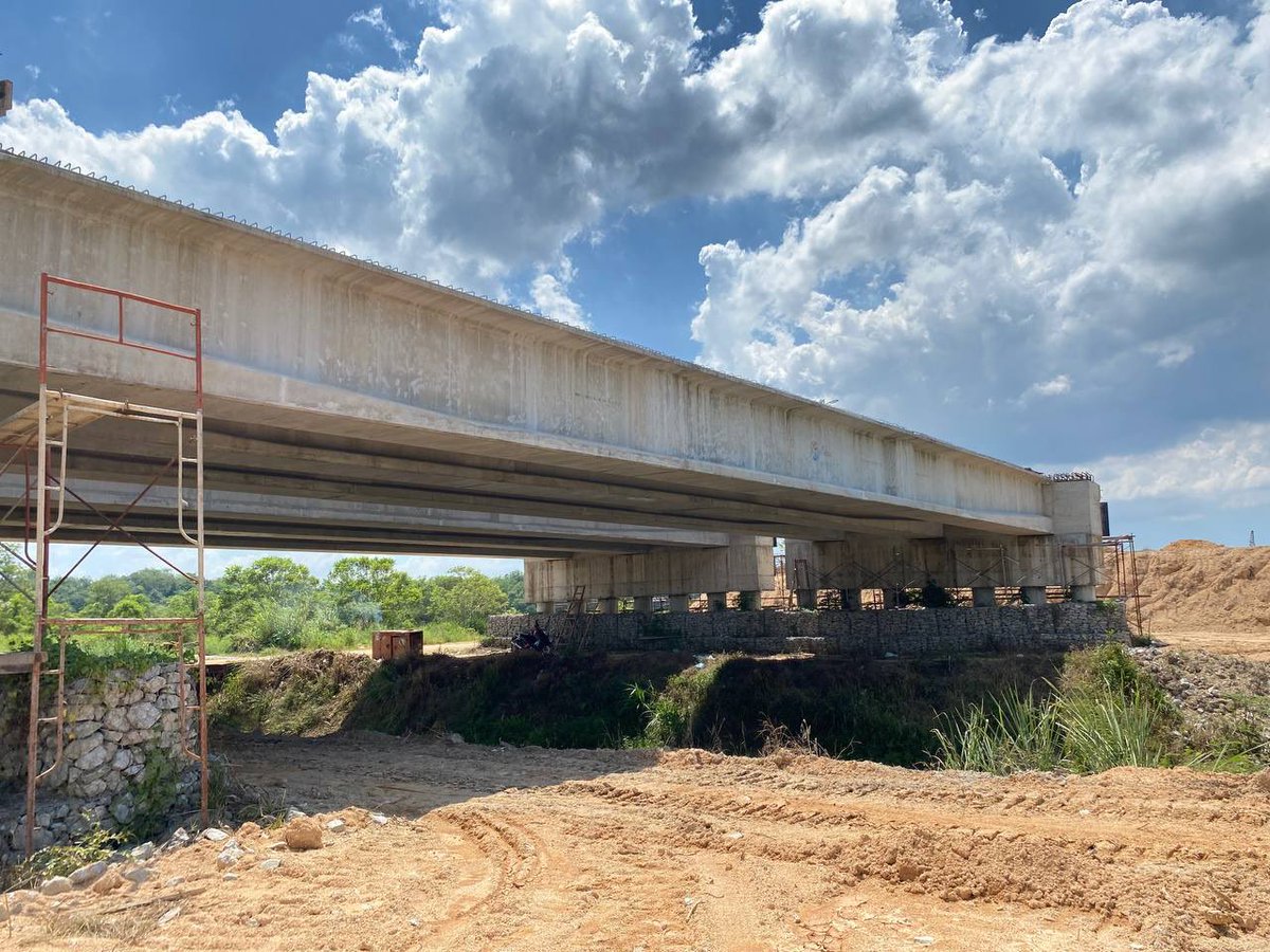 Lawatan Kerja Ketua Setiausaha Kementerian Kerja Raya ke Negeri Kelantan turut melibatkan tinjauan projek Lebuh Raya Kota Bharu-Kuala Krai bagi Pakej 2B dari Ketereh ke Kok Lanas.
