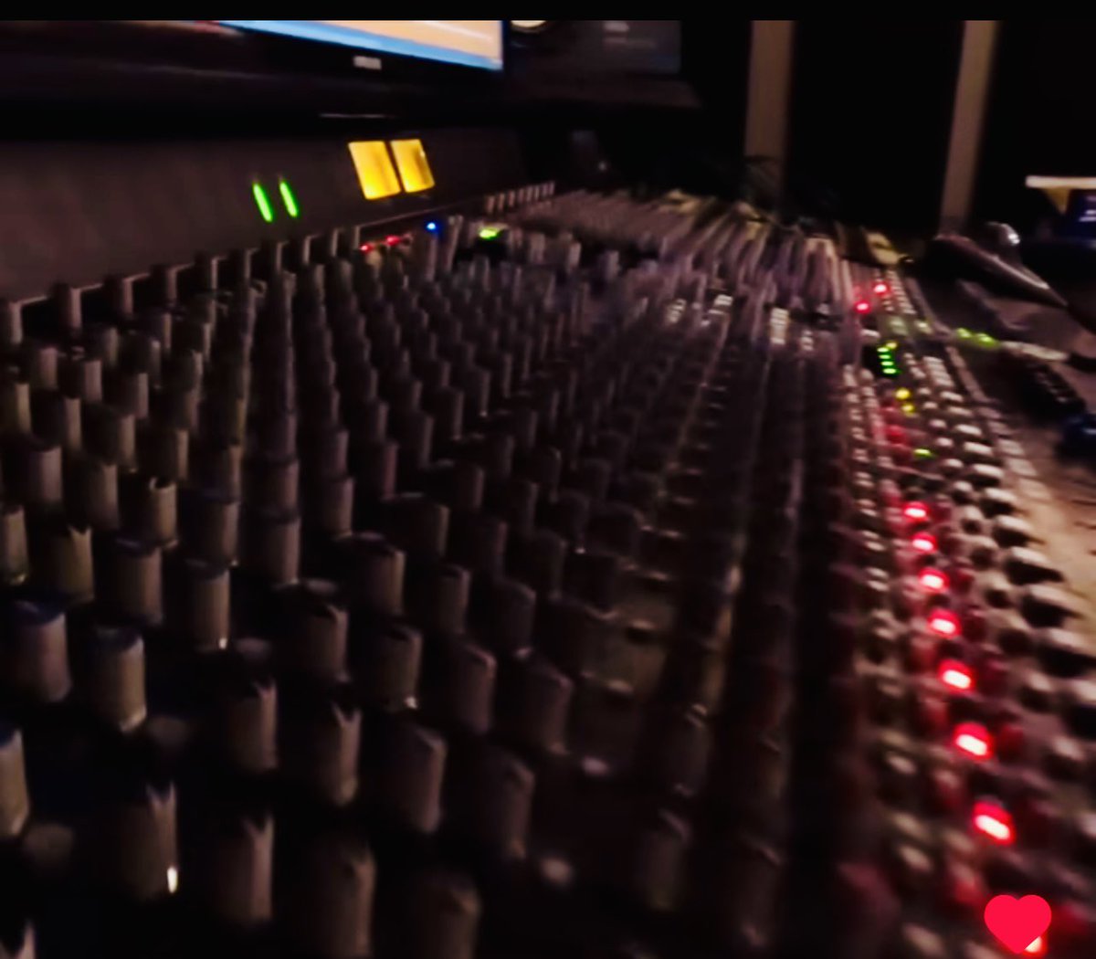 PopstarpartyL's tweet photo. Our #mixingengineer will give a flawless #mix to your perfect #performance!
π€
We offer affordable in-house and online #mixing and #mastering services, broadcasting quality every time !
02084445054
#audiopostproduction #audiomixing #soundmixing #audiomastering #soundmastering https://t.co/xMU6UVKmhV