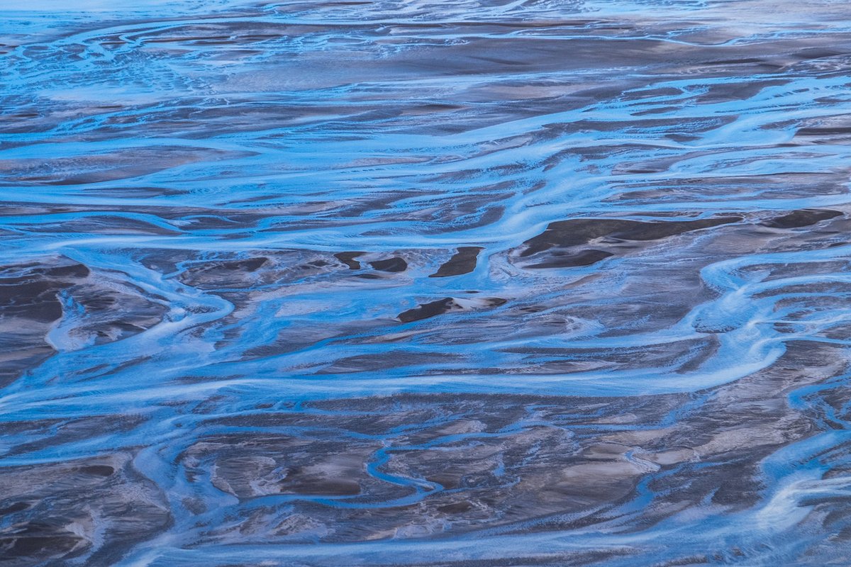 Second piece from <a href="/StasBart/">Stanislav Bartnikas</a> is called 
The Power of Resilience

This one also comes from a series of aerial photographs of glacial river formations in Iceland. Looks like water but the actual image is taken from the sky.

Link👇
superrare.com/spaces/morrow_…

<a href="/SuperRare/">SuperRare</a> <a href="/SR_Gov/">rare_protocol</a>