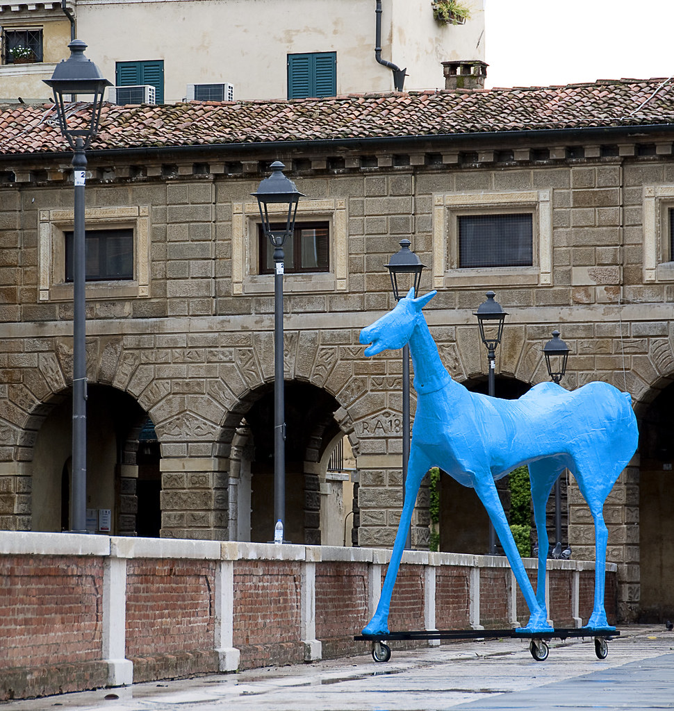#13maggio1978
"Quando diciamo no al manicomio, noi diciamo no alla miseria del mondo e ci uniamo a tutte le persone che nel mondo lottano per una situazione di emancipazione."
#leggebasaglia #legge180 #manicomi #abolizione