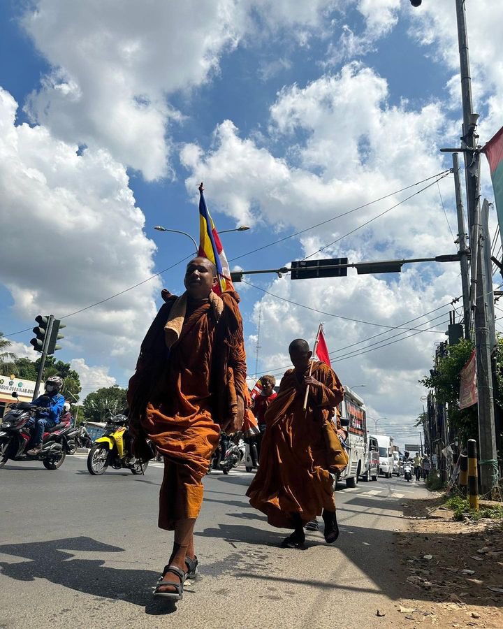 Para Bhikku diterima dan disambut oleh Sayid Alwi Al Balawy, tokoh masyarakat dan ulama dari Karawang, Jawa Barat pada hari Sabtu tanggal 13 Mei 2023.
