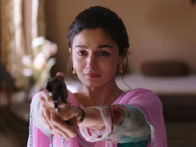 lakshmiunwomen's tweet image. From a memorable performance in my all time favourite ’Raazi’ to a celebration of women’s strength in a commanding portrayal as Gangubai! @aliaa08 is epitome of immense talent &amp;amp; empowerment &amp;amp; a woman of substance. A well deserved award for a youth icon!
Miles to go! 

#IBLA2023