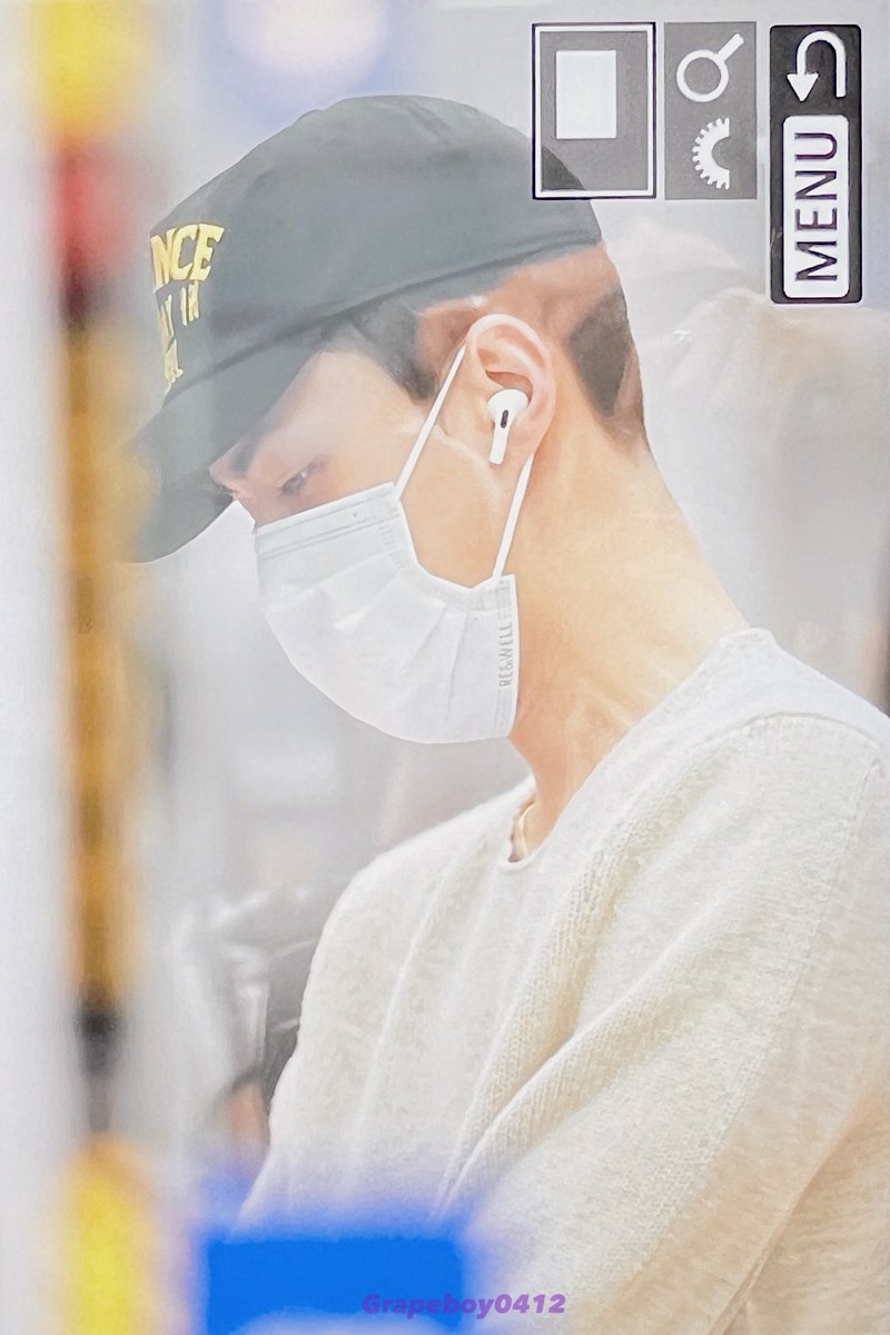 Grapeboy0412's tweet photo. 230513 ICN

🛫️

#세훈  #SEHUN   #吴世勋 @weareoneEXO https://t.co/IxZJeDu2eF