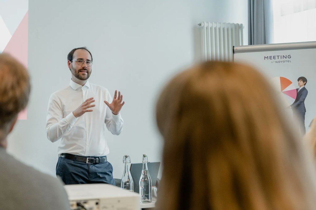 Wir möchten uns bei allen Mitwirkenden und Teilnehmer*innen bedanken, die unermüdlich daran gearbeitet haben, dass alles reibungslos ablief und unserer diesjähriger MATHEMA Campus zu einem vollen Erfolg wurde. ☺️🫶🏻 
#teamwork #success #networking #softskills #team #mathema