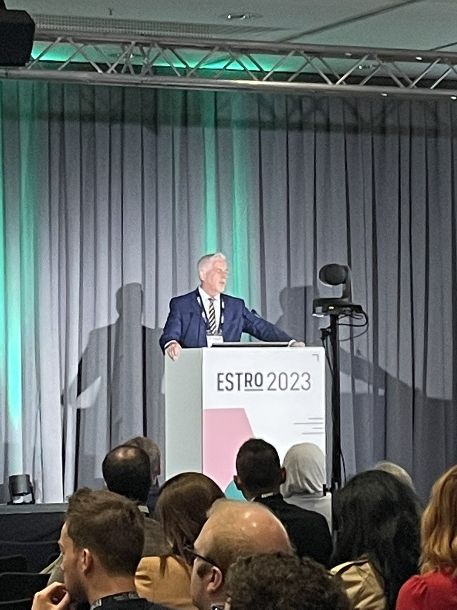 MCRCnews's tweet photo. Kicking off this morning at #ESTRO2023 was our very own Director, Professor Robert Bristow 👏 

Rob’s talk covered “Genomics-driven patient selection for radiotherapy” with specific focus on hypoxia and genetic instability in determining prostate cancer prognosis 🧬 https://t.co/y0qVWHmPvI