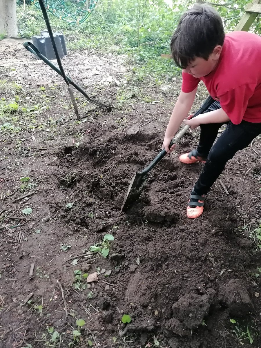 MapleCrossFore1's tweet photo. @MapleCrossJMI Today in Forest School, year 6 celebrated the end of SATs! The children chose the activities and we ended by coming together round a campfire.
#everyonelovesacampfire #community #valuesetter https://t.co/sFSuZazf3u