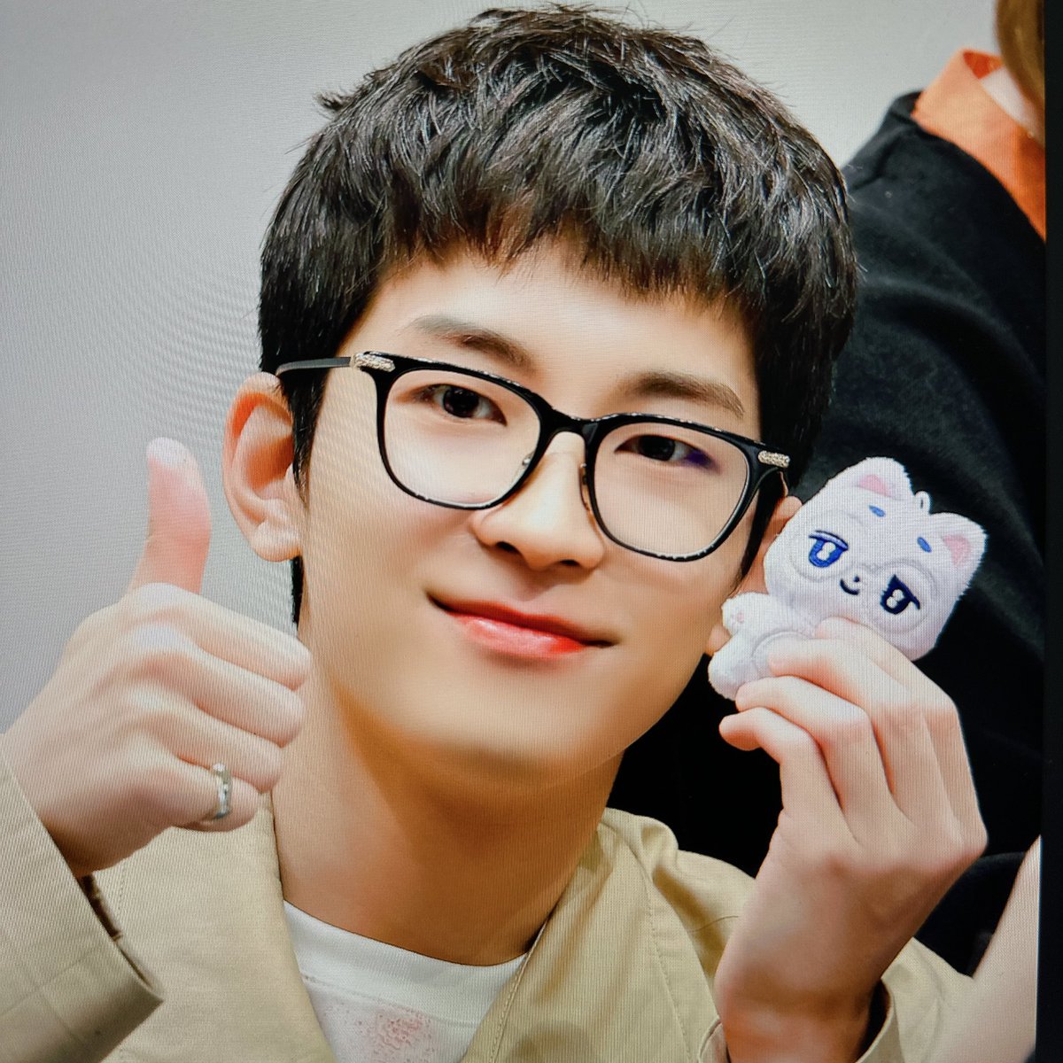 Lanlanlan1438's tweet photo. 230513 이즈위 fml 1차 영통 #원우 
인형 가져간거 어디 뒀는지 궁금해서 물어봤더니 진짜 상상도 못한 곳에 보내서ㅋㅋㅋㅋㅋㅋㅋ 명실상부 효자 원우🥰🥰🥰 https://t.co/oyGMGYAeTF