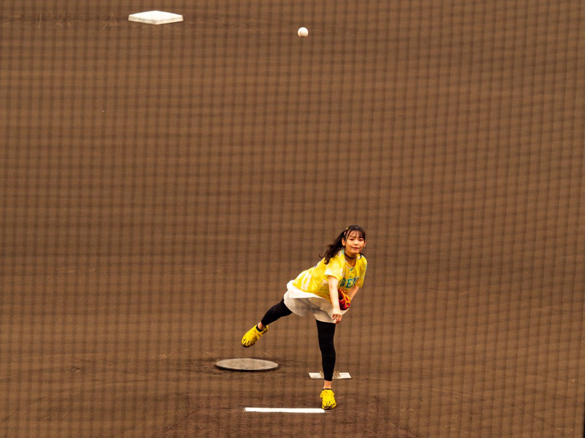 candymisasa's tweet photo. さて始球式も現像。
上坂さんのしなやかな投球をどうぞ！
#すみぺ甲子園始球式 https://t.co/haaGmaeLax
