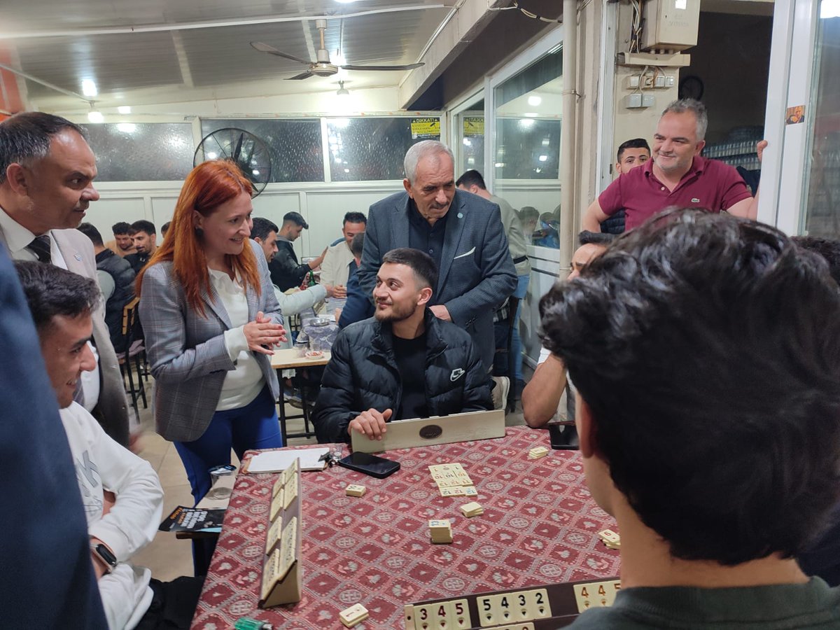 filiztugce_'s tweet photo. Salihli'deyiz ☀️

Salihli İlçe Başkanımız Ulvi Murat Tunca ve partililerimizle birlikte Salihli'de kafeleri ziyaret ederek, gençlerle bir araya geldik. 

Gençler için gençlerle birlikte olmaya devam edeceğiz. Bu seçimi birlikte kazanacağız. 

#Manisa #Salihli #TarihYazacağız https://t.co/dCyXrW6ACh