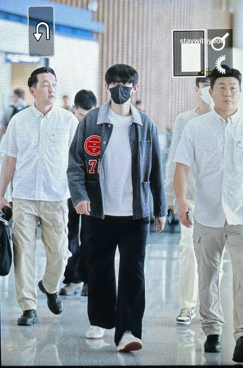 StayWithYeolli tweet media