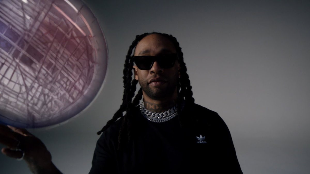 screenmag's tweet photo. WATCH as 11 Dollar Bill Transports JD Sports Partner #TyDollaSign into an AI World https://t.co/shNyEKwIAk https://t.co/t8v9GysWNm