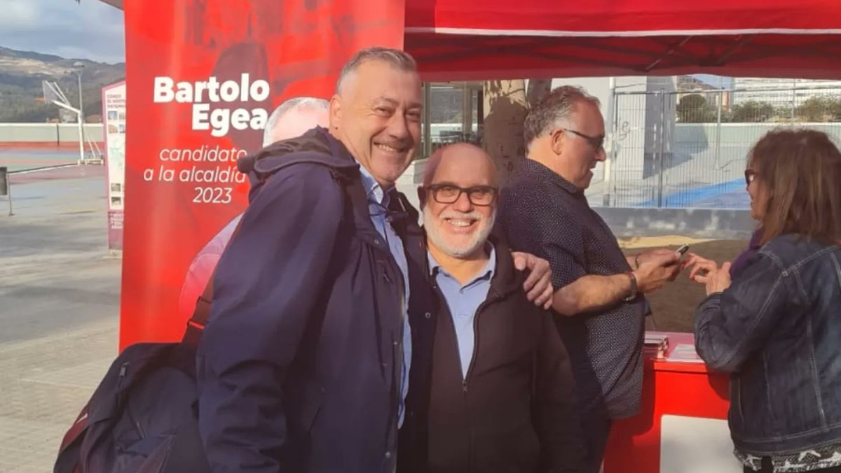 PSCMontcada's tweet photo. 🌹Carpa Informativa al Parc del Turó Blau al barri de #cancu
🗣️ @BartolomeEgea "Els veïns i veïnes de Can Cuiàs mereixen un tracte just. La neteja, seguretat, el comerç i la problemàtica amb els porcs senglars han estat els temes més repetits."
♥️Política útil i propera https://t.co/jJQCNbVIIC