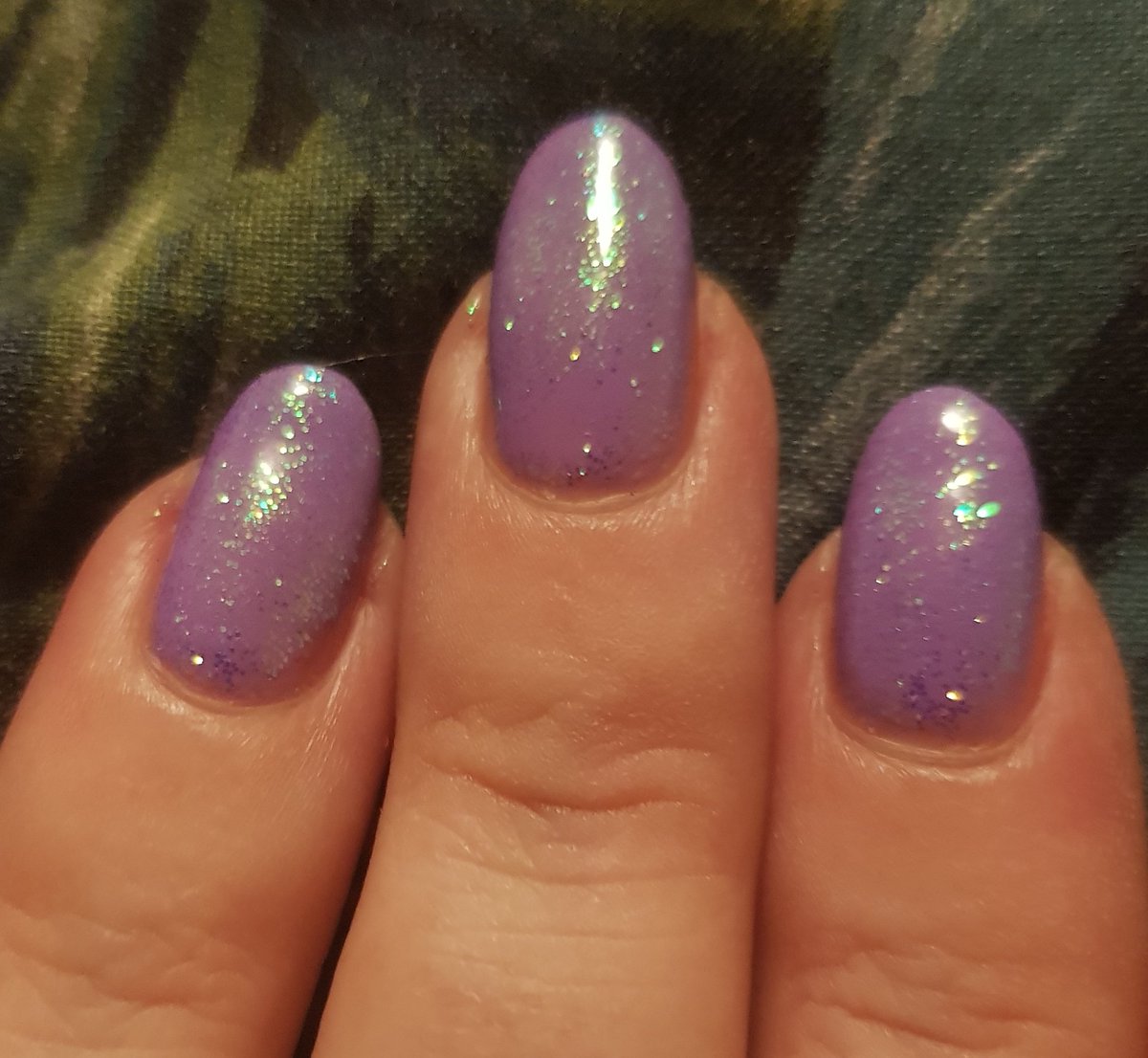 My new colour on my nails what do you guys think 🌈❤🦊
#Vtuber #nailpolishlover #nailpolishaddict