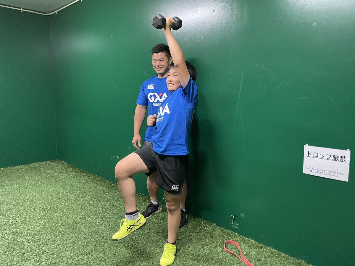 Rugstar1's tweet photo. ／
【毎週木曜日】フィジカル&amp;スピード強化！
GXAラグビーアカデミー 神奈川・横浜戸部校🏉
＼

ダンベルスクワットで大腿筋を強化し、サイズアップ🏋🏻‍♂️

アタックでは、ハンドリングにも注力しパスの間合いを確認しながらレベルアップ💪

タックルでは、相手にインパクトを与えられるようスキルアップ🙌 https://t.co/TigA079wIP