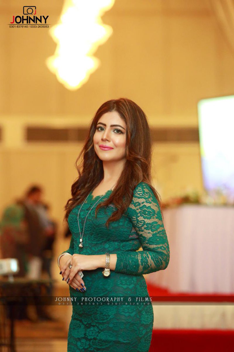 HlHadeel's tweet image. Being an Emcee (Master of Ceremonies)
onstage is mostly about crowd control, about monitoring energy levels 
🇦🇪 🇵🇰 🇴🇲