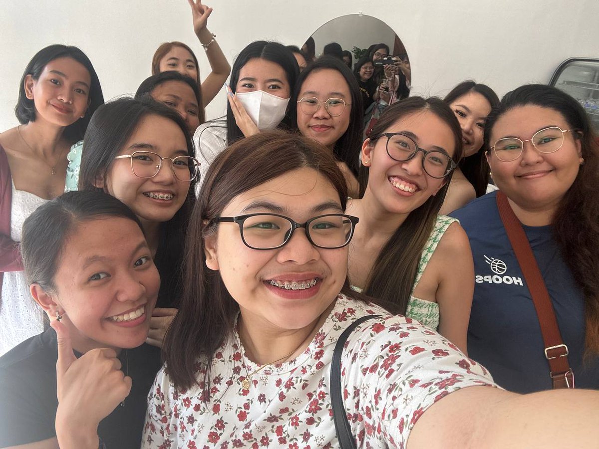 absniyape's tweet photo. arrowfam 💙 https://t.co/ncQqa4Y5au