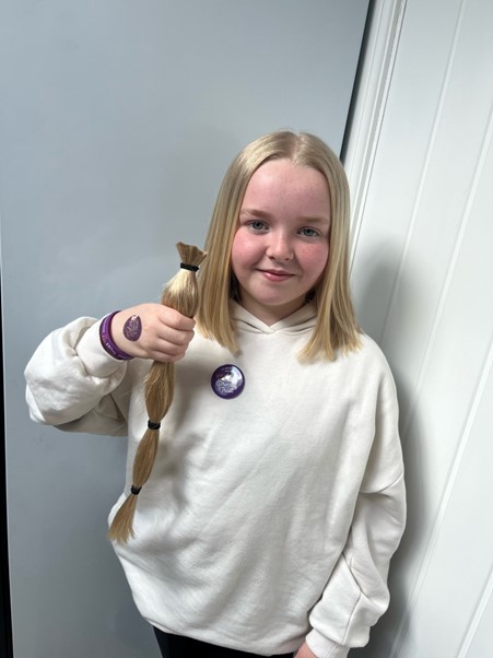 Once #SuperHairo Ivy heard about LPT, she wanted to donate her long hair - she was “delighted that her hair donation measured 17 inches!” 💜

Ivy also collected sponsorship, raising a massive £605 for LPT 🙌

Thank you so much, Ivy! ✨

Get involved 👉 ow.ly/Zy1v50OgIV0