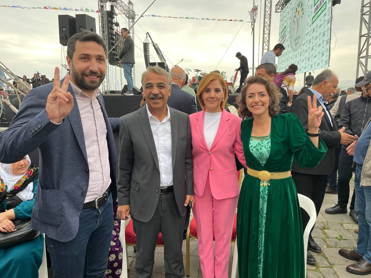 Mecityildirimm's tweet photo. Halklarımızın coşkusuyla İzmir mitingimizi gerçekleştirdik. 14 Mayıs’ta bu coşkuyu taçlandırıp hep birlikte zafer halayımızı çekeceğiz. #BirlikteDeğiştireceğiz https://t.co/RNQULTsUlZ
