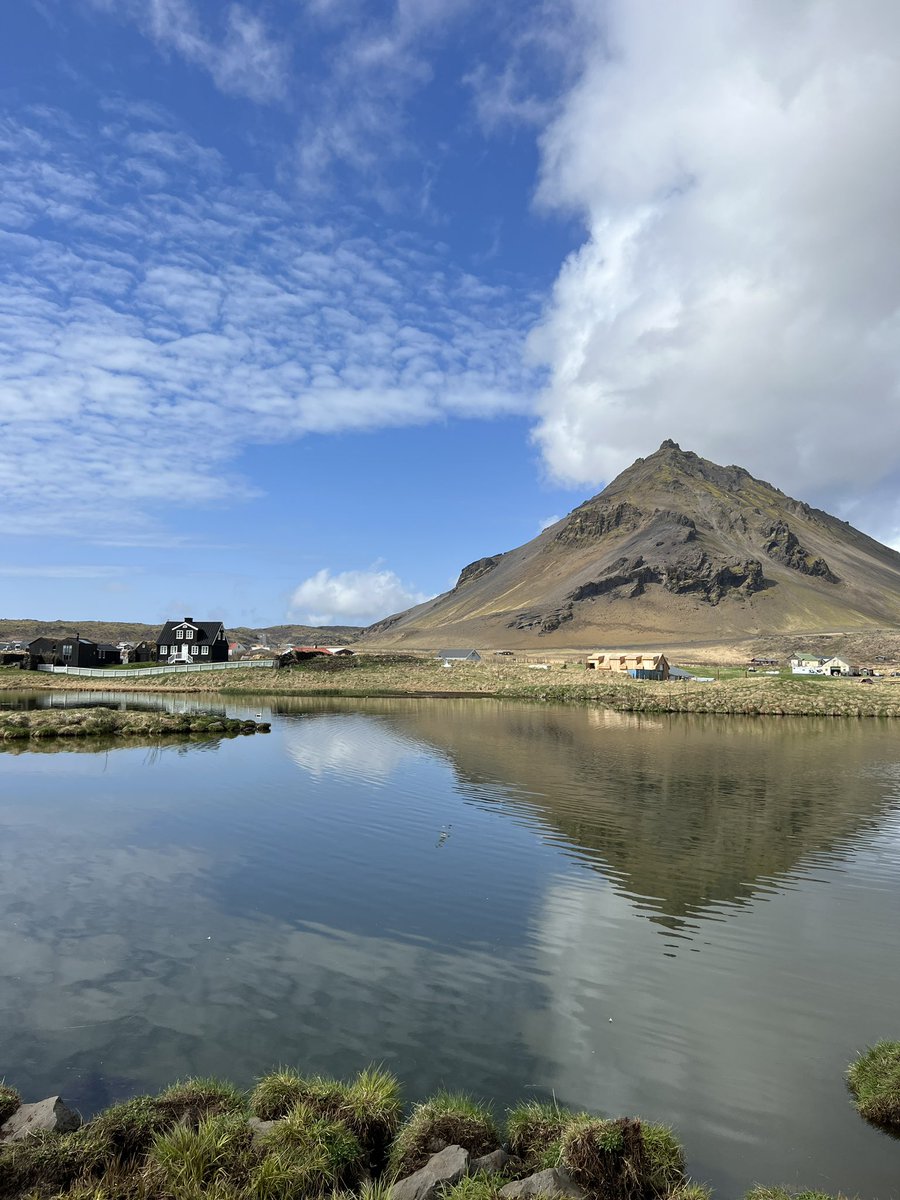 DESCGeography's tweet photo. Team Iceland, Day Two 🇮🇸
📍Seal Beach, Kirkjufell and Snow Mountain Peninsula 

#DESCtrips 
#DESCtrips2023
#DESCIceland 
#GrowAtDESC https://t.co/2GvH98FbdZ