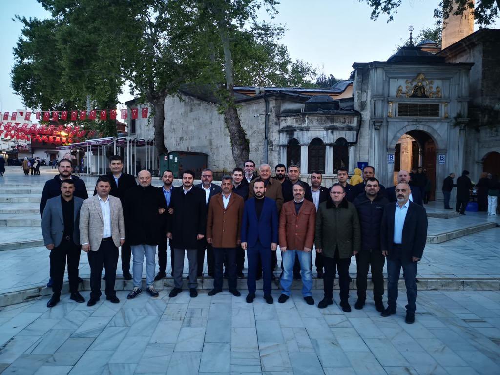 seyitahmetgunn's tweet photo. İSTANBUL 1.bölge Milletvekili adayımız Sn. @SelimTemurci kurucular kurulu üyemiz Sn. @mehmetkugutr ve GELECEK parti ailelerimizle EYÜPSULTAN'da sabah namazından sonra kahvaltı programında bir araya geldik. YARINLAR İÇİN BAHARLAR GELECEK GÜN EYÜPSULTAN İÇİN GELECEK https://t.co/cU90aIrzF1