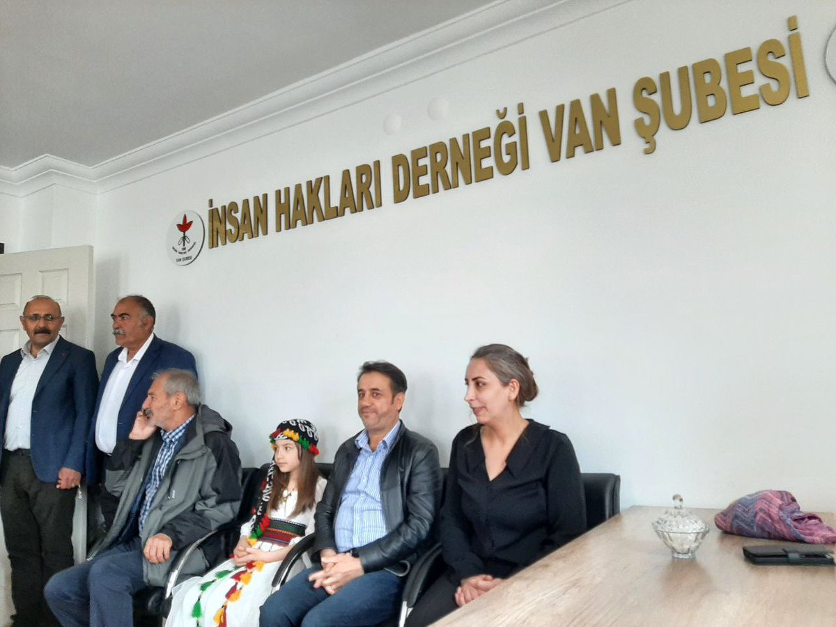 ProgIntl's tweet image. 🇹🇷 This morning, the @ProgIntl delegation met human rights organisation @ihdvan. They highlighted their fears of paramilitary intimidation of voters and communities — especially in the countryside — which we will be closely monitoring as we draw closer to tomorrow&apos;s vote.