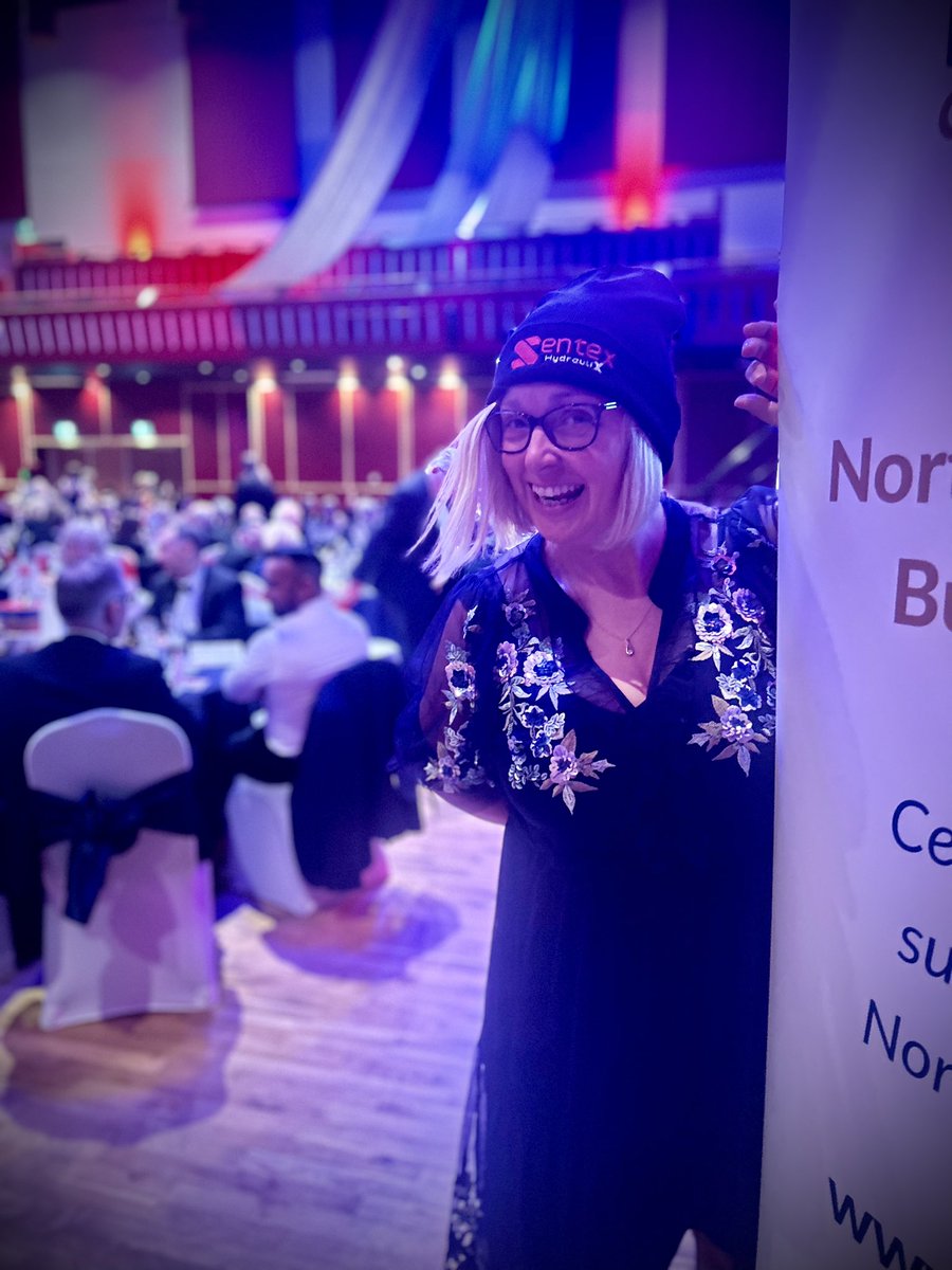 SentexHydraulix's tweet photo. The Sentex hat seemed to enjoy its time at the @NLincsBA https://t.co/kMWl5xV5lh