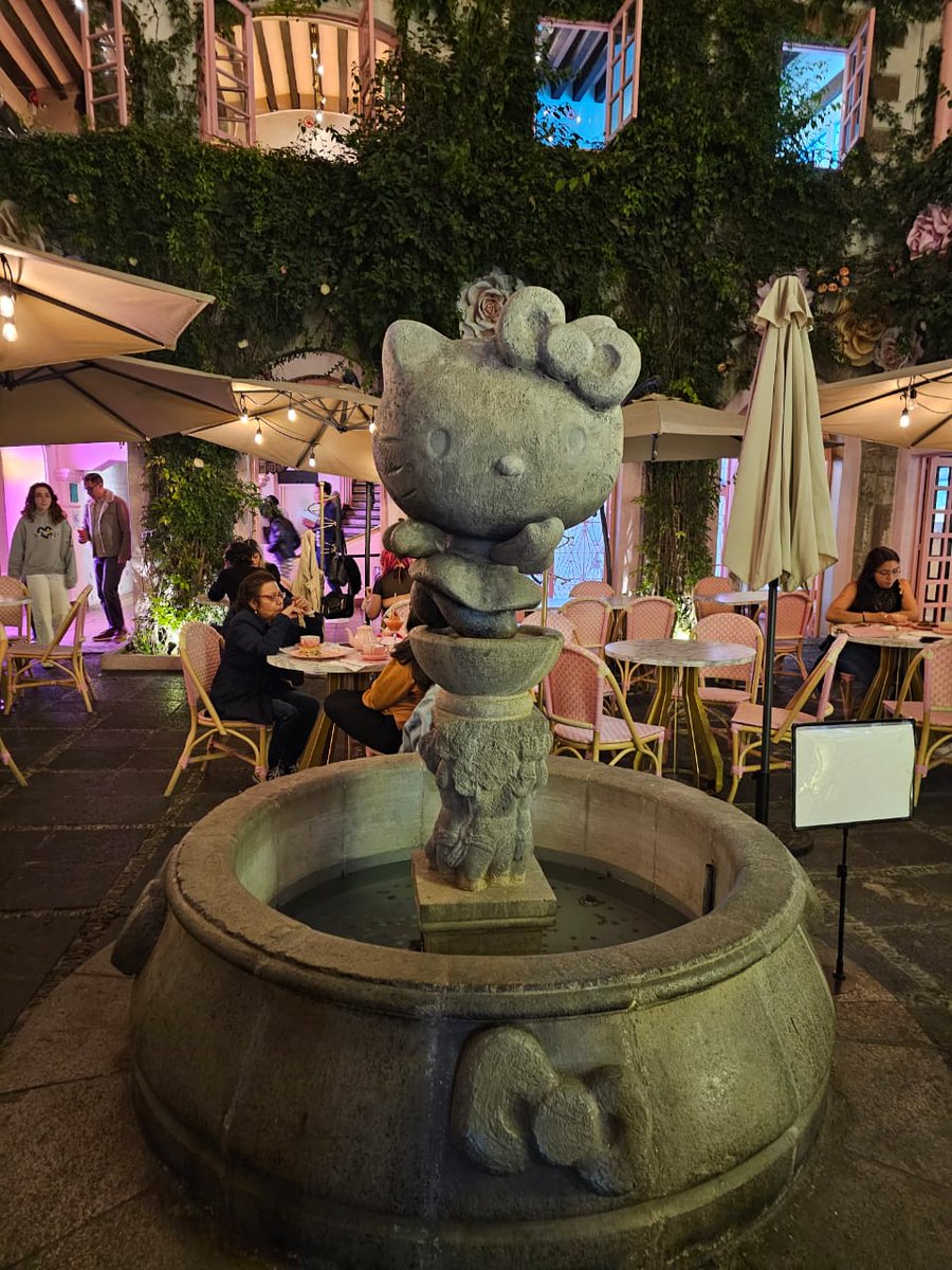 kyo_kanon_KSG's tweet image. Today we went to the Hello Kitty cafe, one of the ones in Mexico, it's very cute and it was great, the food was also delicious 😄💗✨ 
#HelloKitty #HelloKittyCafe