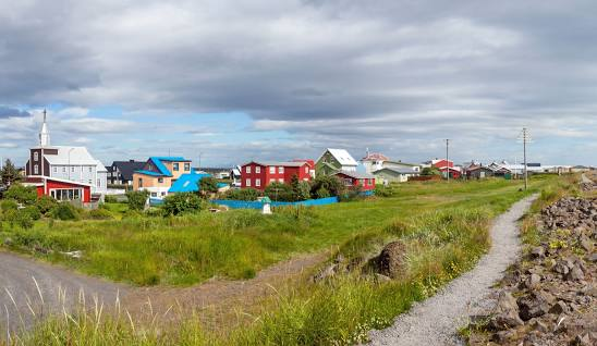 tonihistorian's tweet photo. #HistficMay Day 13
The furthest I have travelled to research my #medieval #mysteries is #Iceland. In The Colour of Lies a trader visits St Barts Fair from the settlement of Eyrarbakki, and brings the murder weapon, a narwhal tusk.
#amwriting #histfic #c15th https://t.co/1tXYjlF8Vy