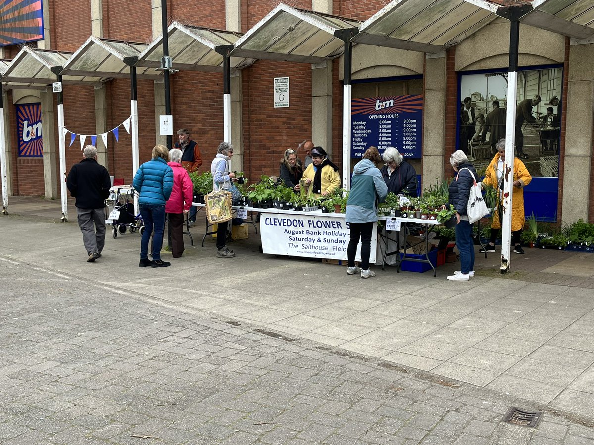 Plant Sale today in Queens Square.
Come along and say hello 👋