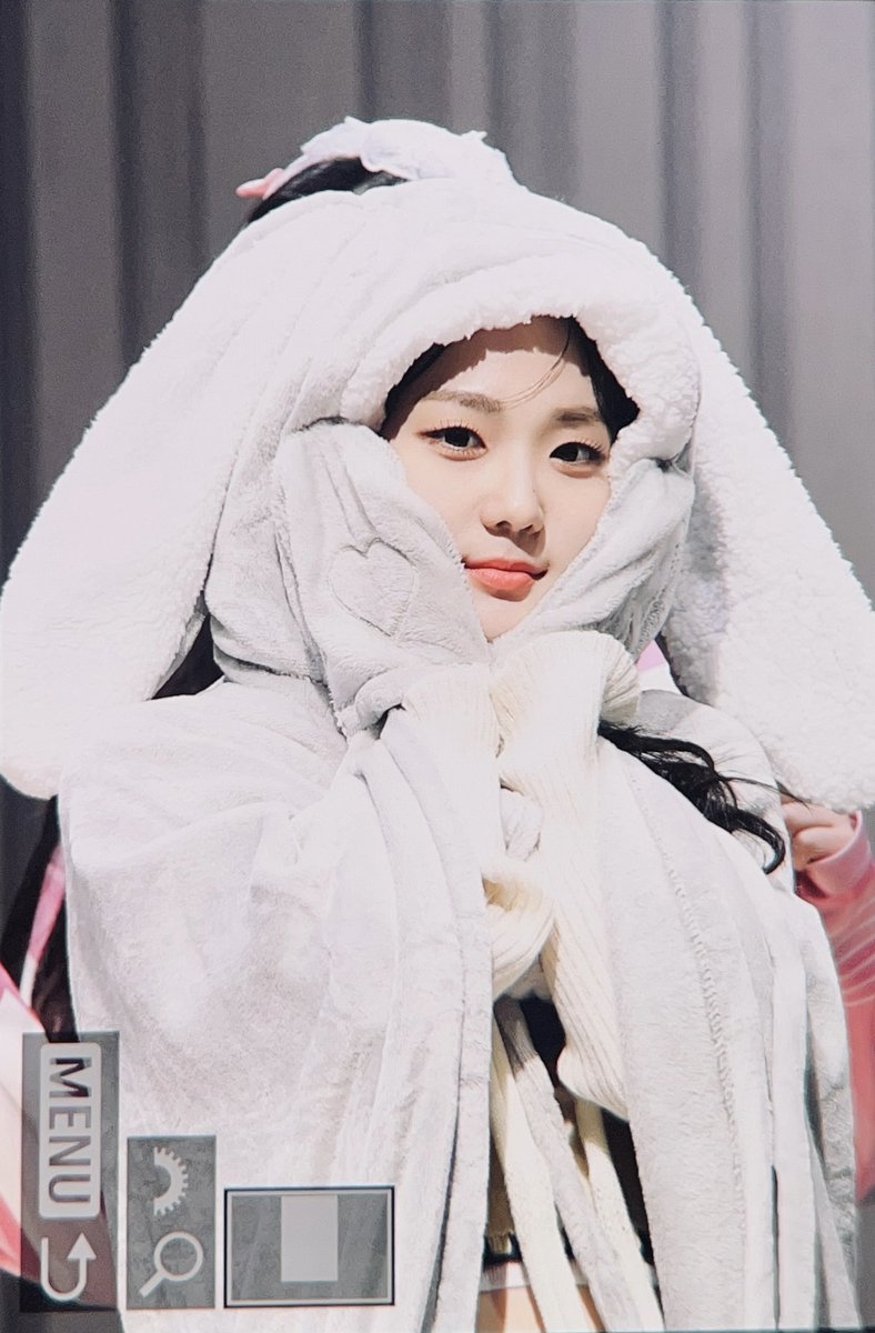 S1030806's tweet photo. 230513 프리뷰

#tripleS #트리플에스 #윤서연 
#크리스탈아이즈 #KRystalEyes https://t.co/zTXqtccWV0