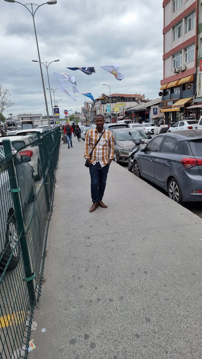 Amatora ntiyoroshe ngaha muri turkiye, aho imigambwe itavuga rumwe na ELDOGAN ishigikiwe n'uburayi yiyunze ngo imutsinde ikaba yashize imbere  KEMAL. Mu matora yabereye hanze mutama Eldogan arimbere 54% *Eldogan atsinze=RUSSIE Izoba itsinze*. <a href="/BurundiGov/">Primature de la République du Burundi</a> <a href="/GeneralNeva/">SE Evariste Ndayishimiye</a> <a href="/RTNBurundi/">RTNB</a>