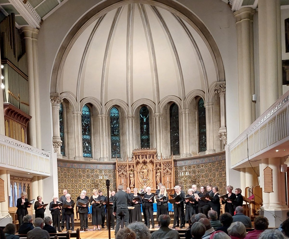 Bellpex_Park's tweet photo. A fine evening for #partyinthecity, with fine stirring singing in @ChristChBath from @CapNovaBath, flying us to the Moon. @TheBathFestival begins! https://t.co/wPjwk4iCxs