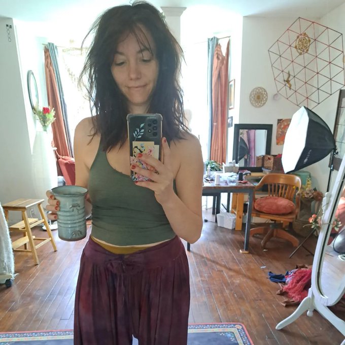 Have a good day 😃 https://t.co/LTUw7srDfM