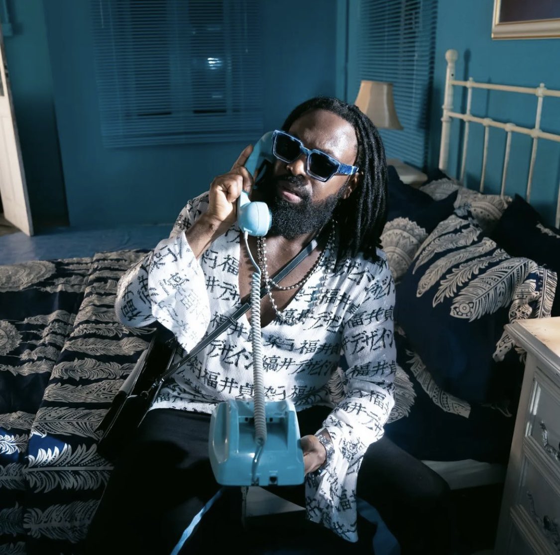If ur not talkin money, don't call my line