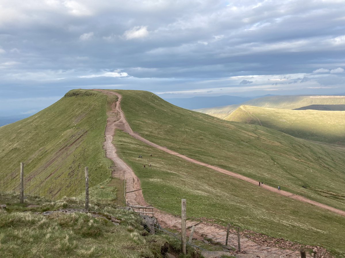 Lovely walk last night with <a href="/BaynhamChloe/">Chlo🍒🍓</a> @BreconBeaconsNP #BannauBrycheiniog