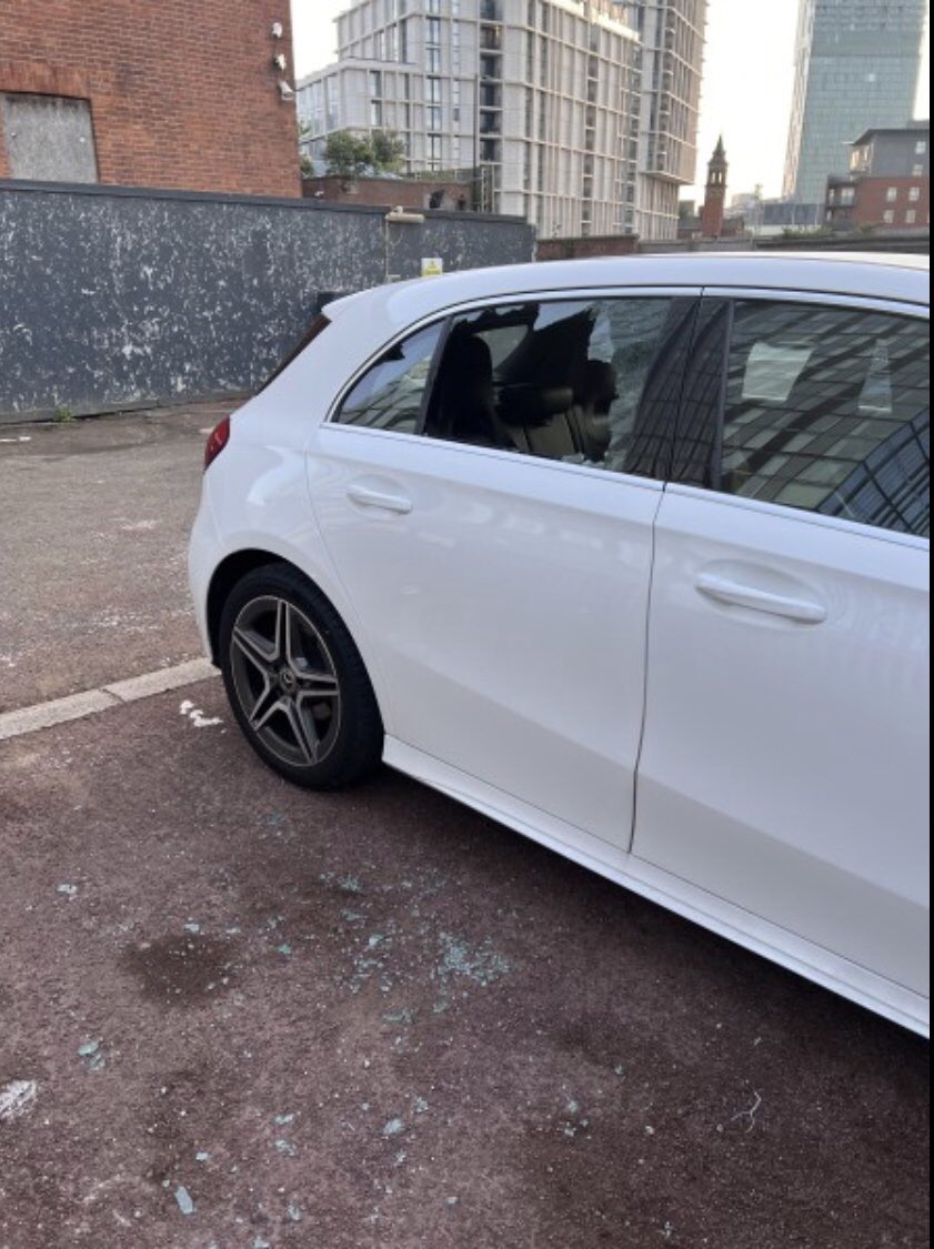 mywindscreen's tweet photo. We’ve auto glaziers heading to Chester Road, Manchester to replace the door glass (rear, driver) on a 2019 Mercedes Benz A-class. #window #replacement #Mercedes #Benz #Manchester #myWindscreen 🚘 https://t.co/XnZ3k8ov8X