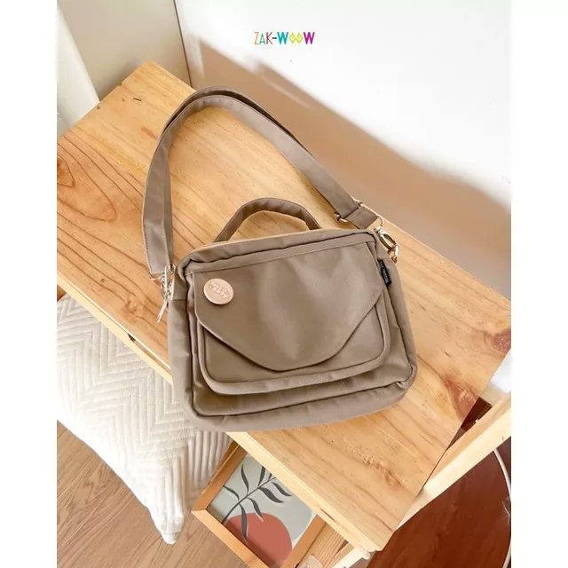 faeshuen's tweet photo. 6. Kumi sling bag
[💸] harga : Rp140.000
[⭐️] rate : 4.9
https://t.co/tLQTxQfwv6 https://t.co/ussECDfk2r
