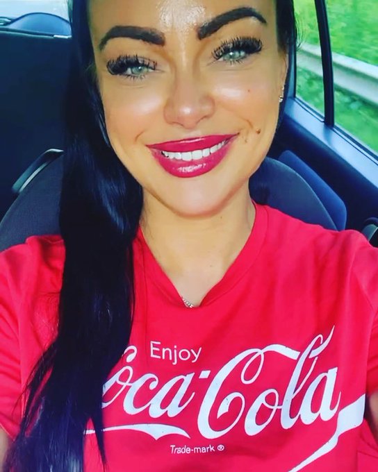 Happy Coca-Cola day 😁 #cocacola #coca #cocacolalife #cocacolacreations #cocacolacollection #collab #promo<a href="/tag/cocacola"class="tags">#cocacola</a><a href="/tag/coca"class="tags">#coca</a><a href="/tag/cocacolalife"class="tags">#cocacolalife</a><a href="/tag/follow"class="tags"><span>#follow</span></a><a href="/tag/sunshine"class="tags"><span>#sunshine</span></a><a href="/tag/ad"class="tags"><span>#ad</span></a><a href="/tag/weekend"class="tags"><span>#weekend</span></a><a href="/tag/sunday"class="tags"><span>#sunday</span></a><a href="/tag/adventure"class="tags"><span>#adventure</span></a>