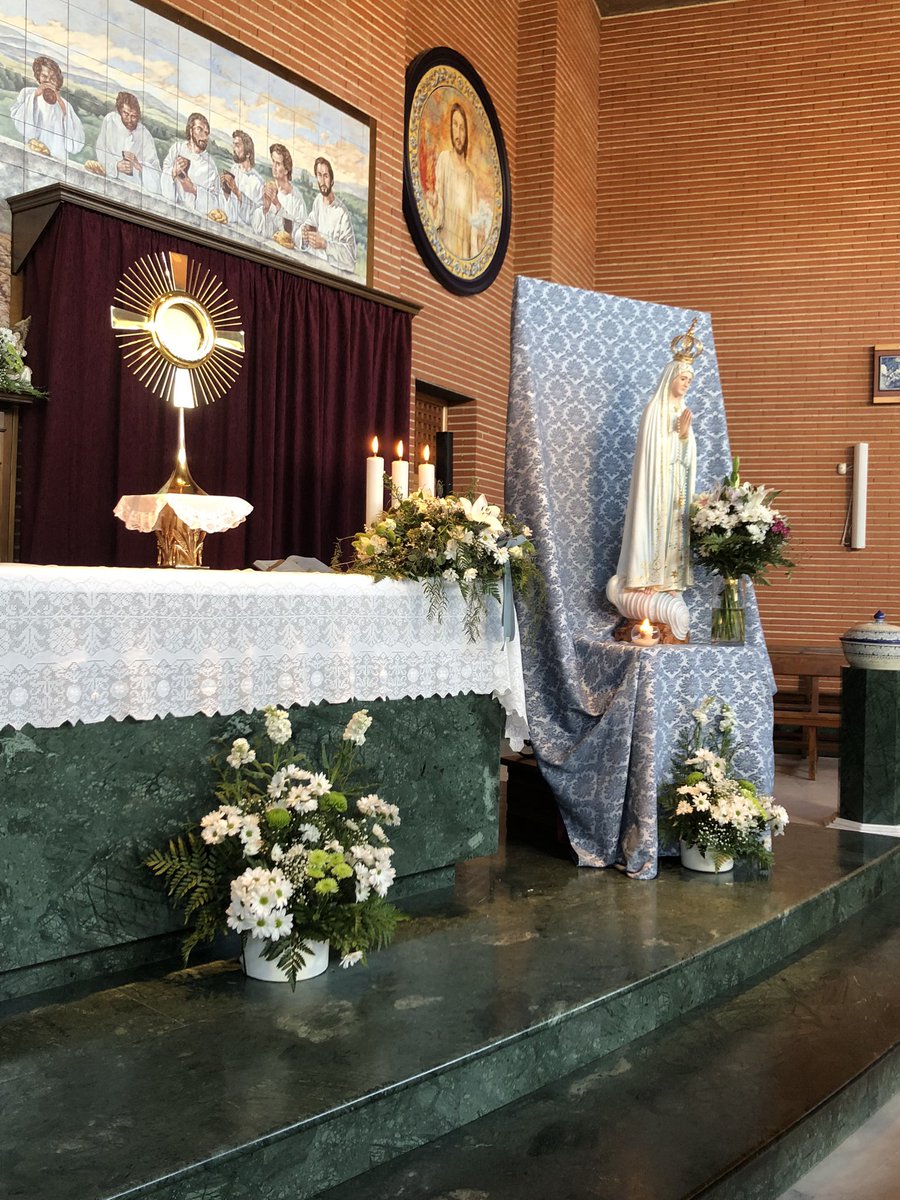 Comenzamos la última jornada de nuestra Escuela de Nueva Evangelización!!! Adorando al Padre. #Padresanti #horasanta <a href="/comunfuegovivo/">Comunidad Fuego Vivo</a> <a href="/Pontifex_es/">Papa León XIV</a> <a href="/delfamiliatoled/">Deleg Familia y Vida Toledo</a> <a href="/postoladoseglar/">Deleg. Apost. Seglar</a> <a href="/GuadalupeJubile/">Guadalupe Jubileo</a> <a href="/semimenorto/">S. Menor de Toledo</a> <a href="/seminariotoledo/">Seminario Mayor Toledo</a>
