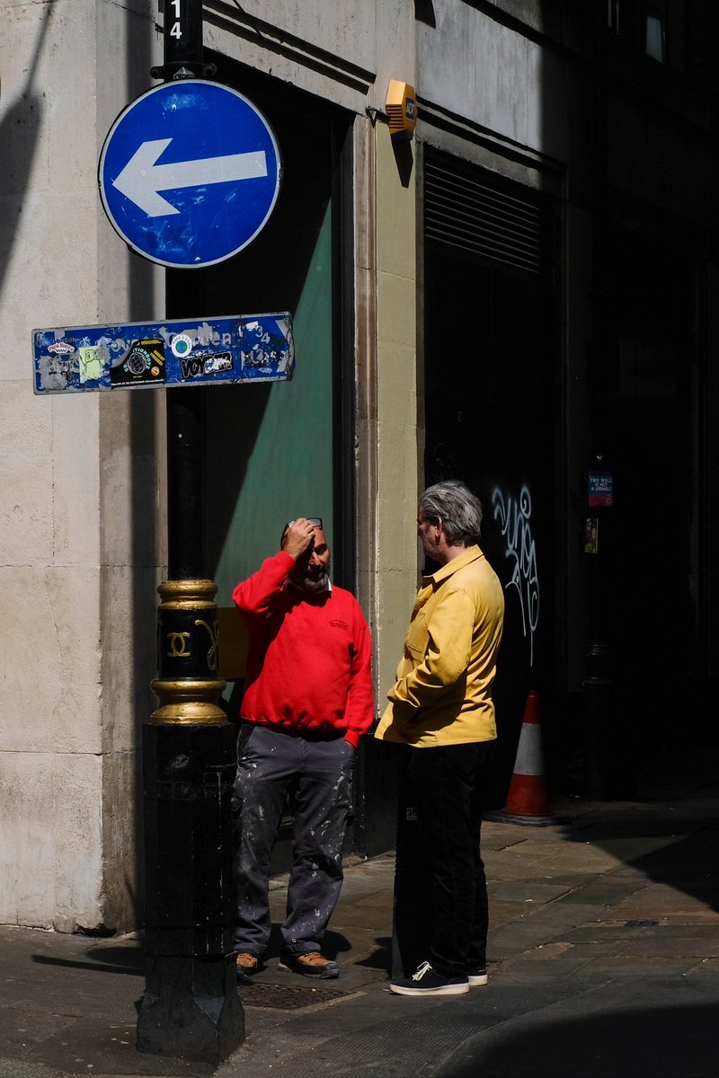 swedeemum's tweet photo. Odds and sods from the streets over the last week or so. #london #streetphotography #womeninphotography #everyclicktellsastory #candidcamera #whatsthestory https://t.co/2nk9I5Z9mJ