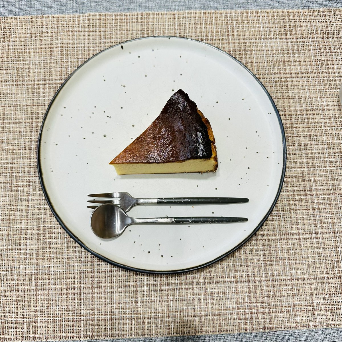 mocolukako's tweet photo. cafe ちいさなせかいさんに行ったよ！！！
バスクチーズケーキがたまらん美味しかった🥺

保育設備充実だから親子連れは行きやすいのはもちろんだけど、大人だけでも入りやすい☺️🙌✨
次はランチで行こうっと♬☻☻♫•*¨*•.¸ https://t.co/R3TZ5AcqUV