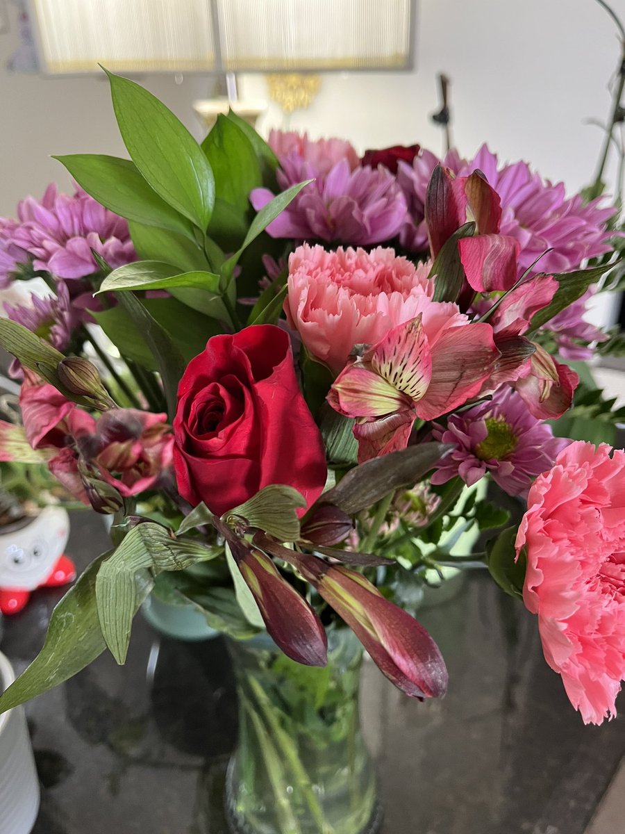 Ending my week with gratitude and thanks to all who continue to engage my business @ashantileadership A special thanks to the organization that send me these beautiful blooms. I appreciate you all.