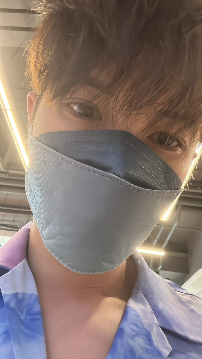 bbil1ypn's tweet photo. บอกแม่ว่า เด่วใกล้จะเปิดกล้องแล้ว ต้องคุมอาหาร แม่บอกโอเค งั้นไปกินหมูกระทะไหม และบิลลี่ก็ตอบว่า ....... 😏😏😏😏😏😏😏😏😏😏😏 #bbil1ypn #star1ight https://t.co/fkcmnnDZ6l